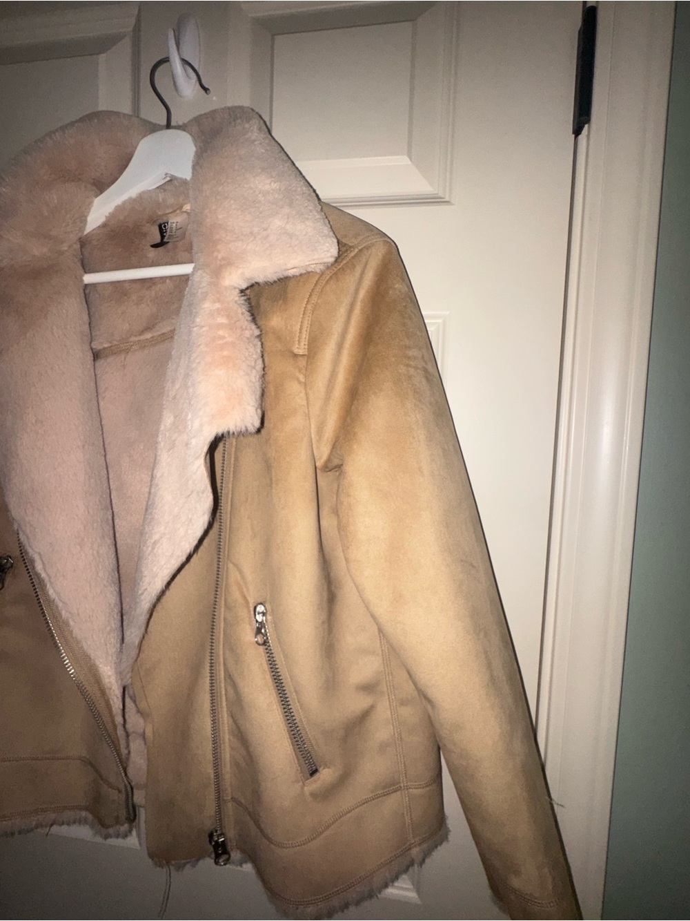 ✨🤍 H&M Divided Faux Shearling Moto Jacket Beige Tan Sherpa Coat Size Medium 🤍✨ - Picture 4 of 12